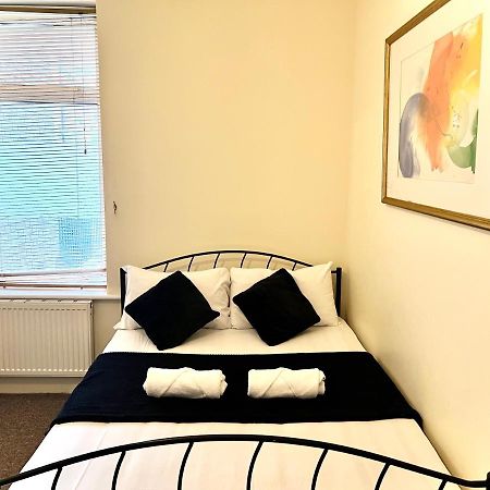 Aldgate Holiday Rooms London Exteriör bild