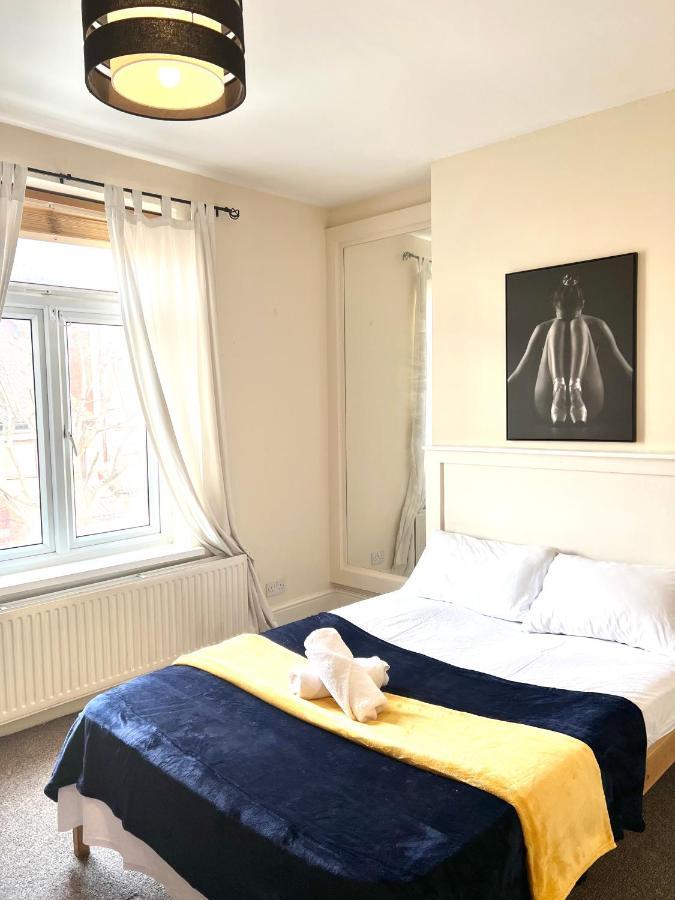 Aldgate Holiday Rooms London Exteriör bild