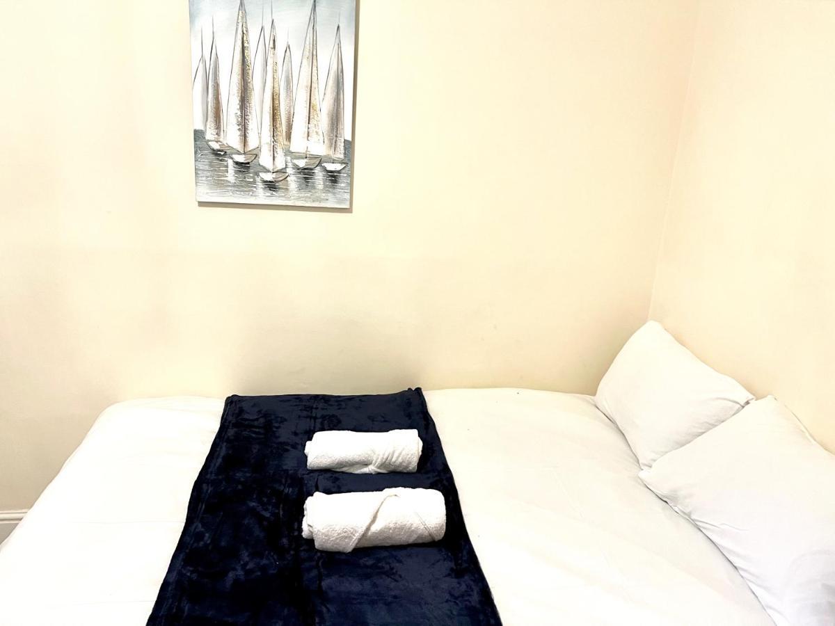 Aldgate Holiday Rooms London Exteriör bild