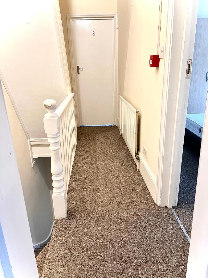 Aldgate Holiday Rooms London Exteriör bild