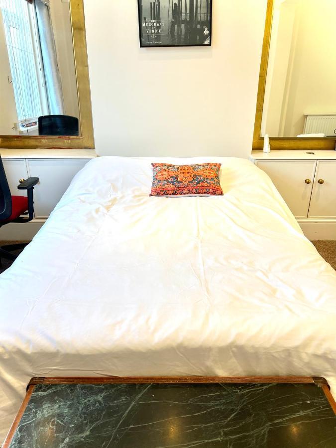 Aldgate Holiday Rooms London Exteriör bild