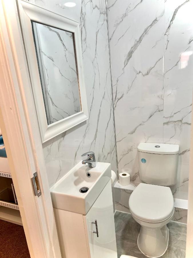 Aldgate Holiday Rooms London Exteriör bild